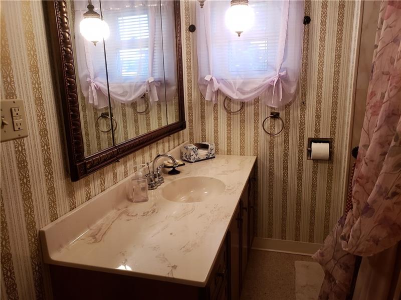 1808 River Road North Apollo, PA 15673 - Photo 17 of 23 Upstairs Bathroom