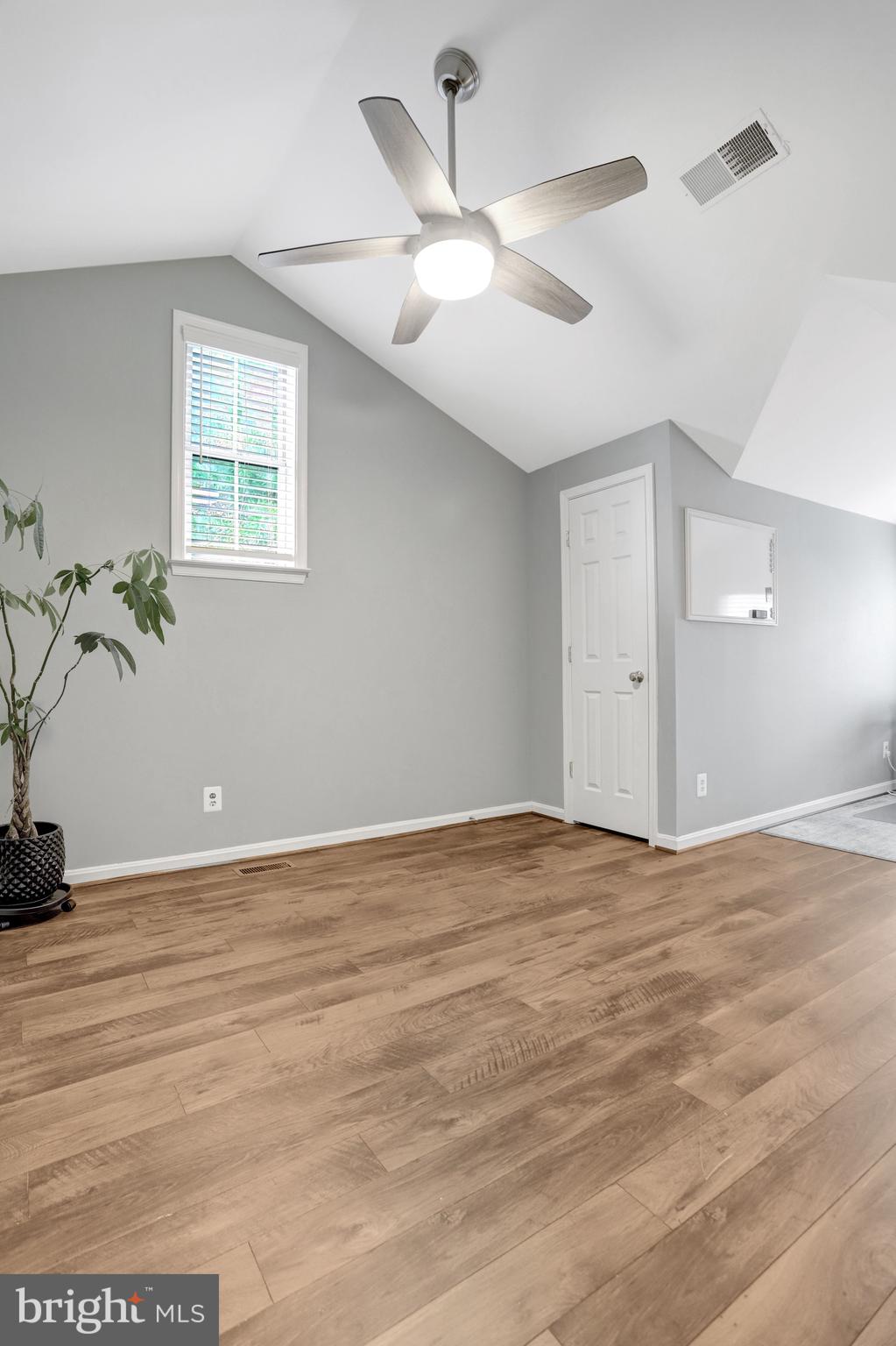6043 Riddle Walk Alexandria, VA 22312 - Photo 31 of 53 Vaulted ceilings, attached bathroom.