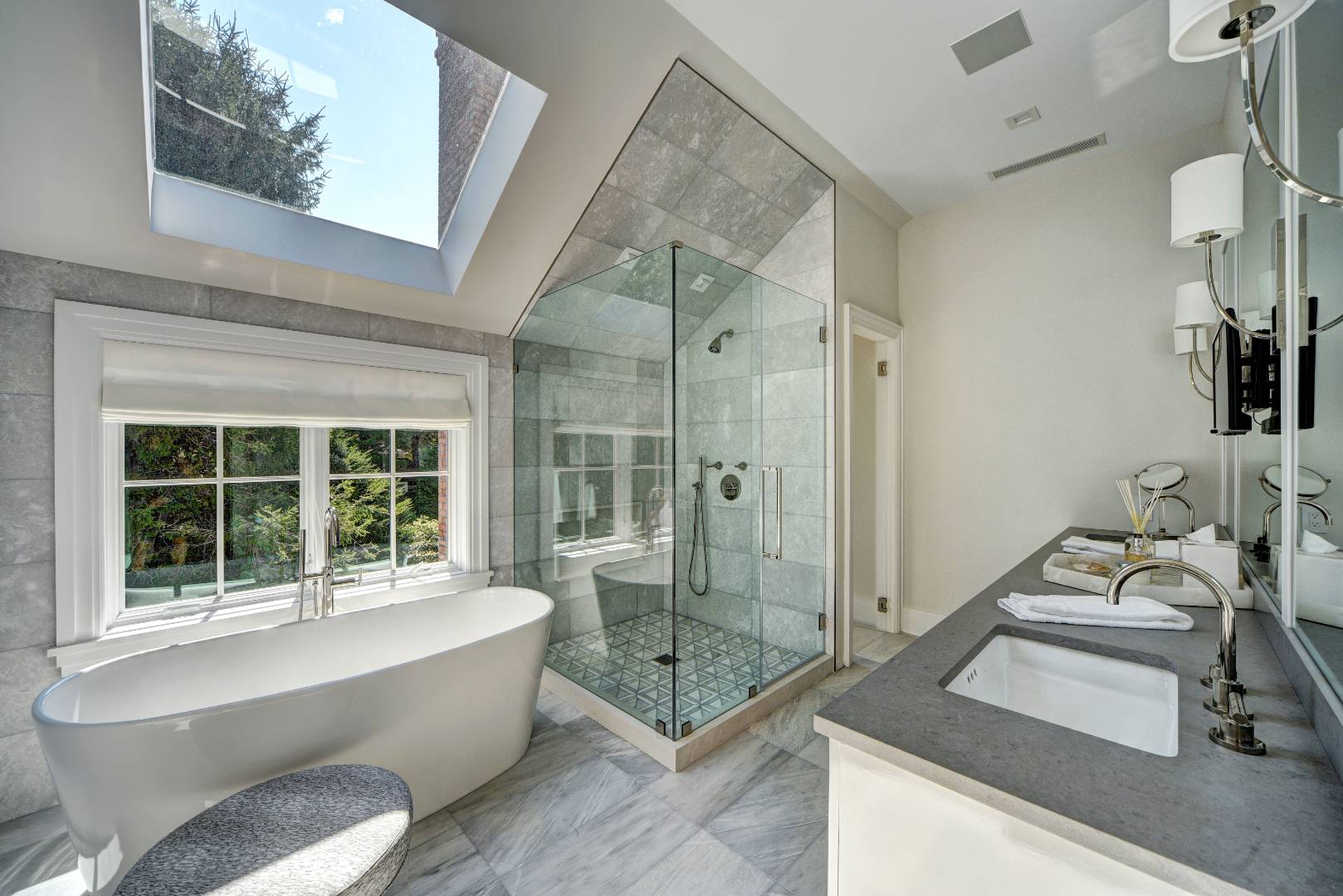 132 Long Lane East Hampton, NY 11937 - Photo 12 of 24 a bathroom with a tub and a view of mirror