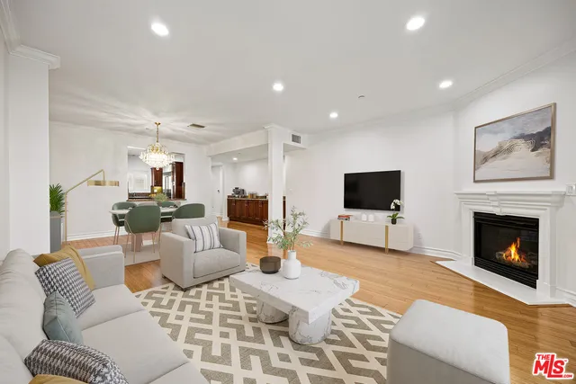 $1,250,000 | 118 South Clark Drive, Unit 302, West Hollywood, CA 90048