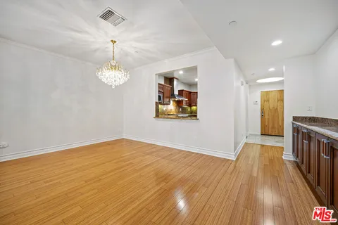 $1,250,000 | 118 South Clark Drive, Unit 302, West Hollywood, CA 90048