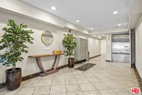 $1,250,000 | 118 South Clark Drive, Unit 302, West Hollywood, CA 90048