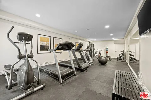 $1,250,000 | 118 South Clark Drive, Unit 302, West Hollywood, CA 90048