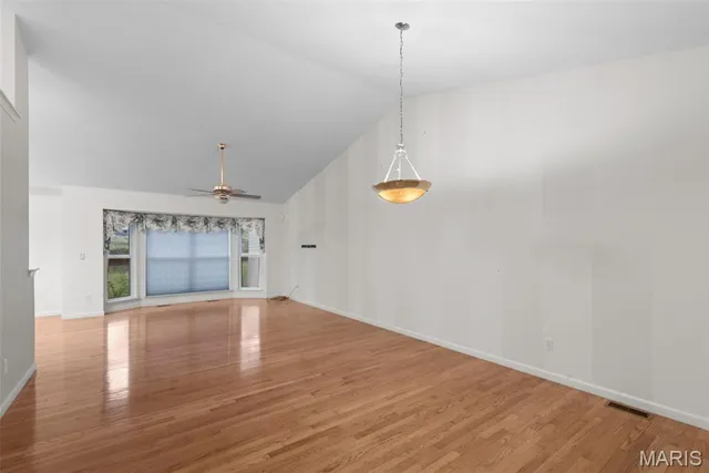 $369,900 | 6042 Glennaire Drive, Unit 28, St. Louis, MO 63129