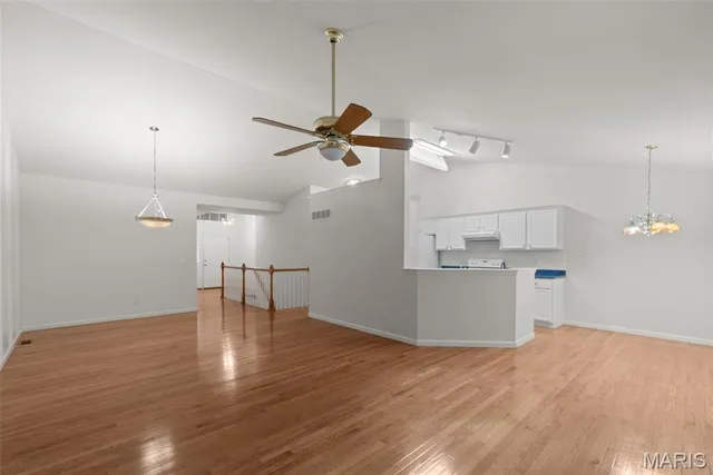 $369,900 | 6042 Glennaire Drive, Unit 28, St. Louis, MO 63129