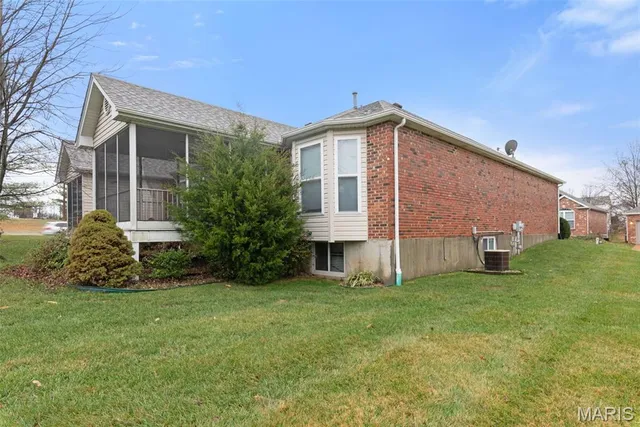 $369,900 | 6042 Glennaire Drive, Unit 28, St. Louis, MO 63129