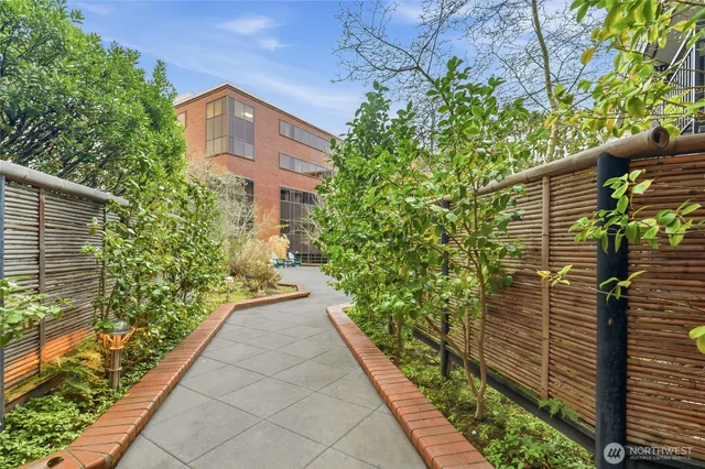 a view of a pathway with a house