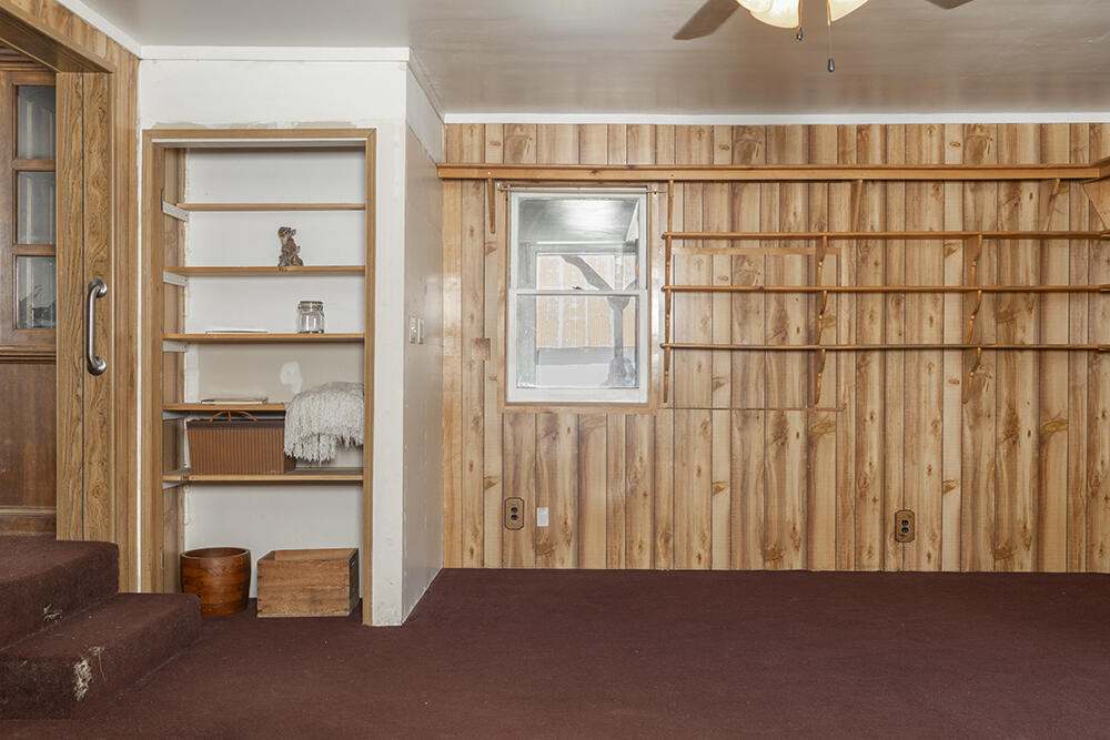 1018 Thompson Creek Road Selma, OR 97538 - Photo 12 of 37 10