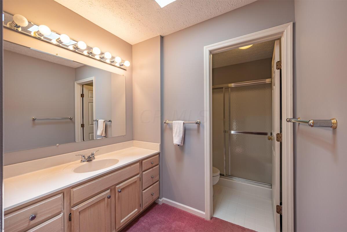 6340 Bale Kenyon Road Lewis Center, OH 43035 - Photo 18 of 41 Master bath