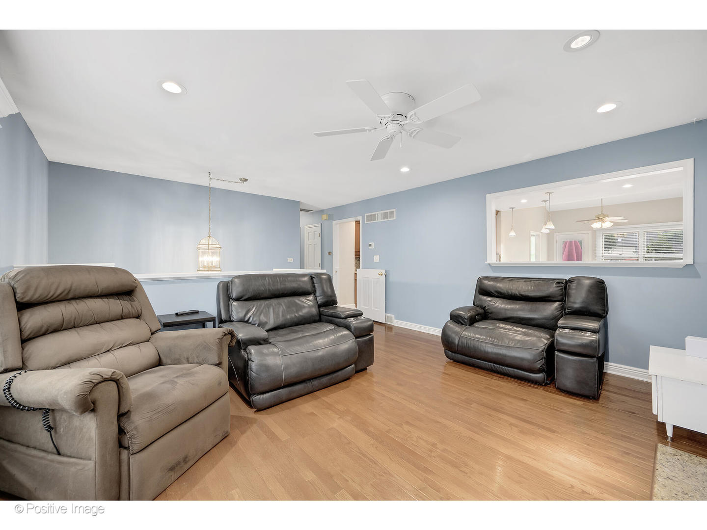 4N339 Kaelin Road West Chicago, IL 60185 - Photo 11 of 39 Gallery Image 11