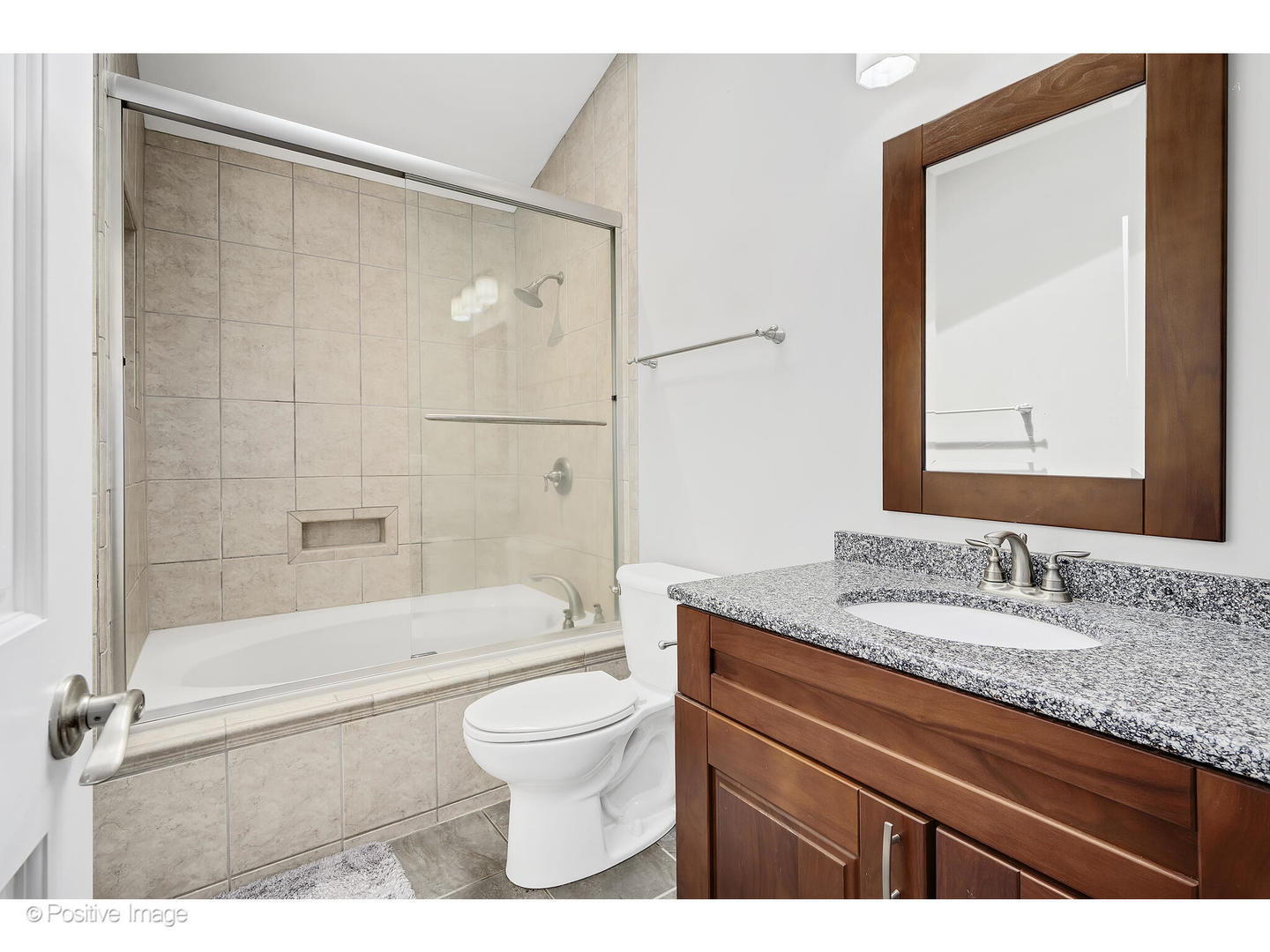 4N339 Kaelin Road West Chicago, IL 60185 - Photo 14 of 39 Gallery Image 14
