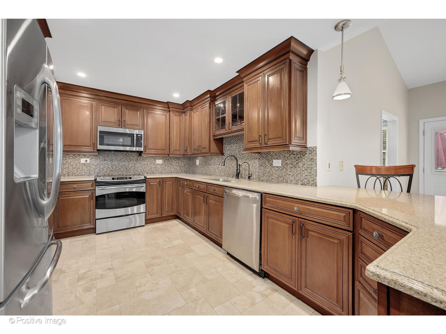 4N339 Kaelin Road West Chicago, IL 60185 - Photo 4 of 39 Gallery Image 4