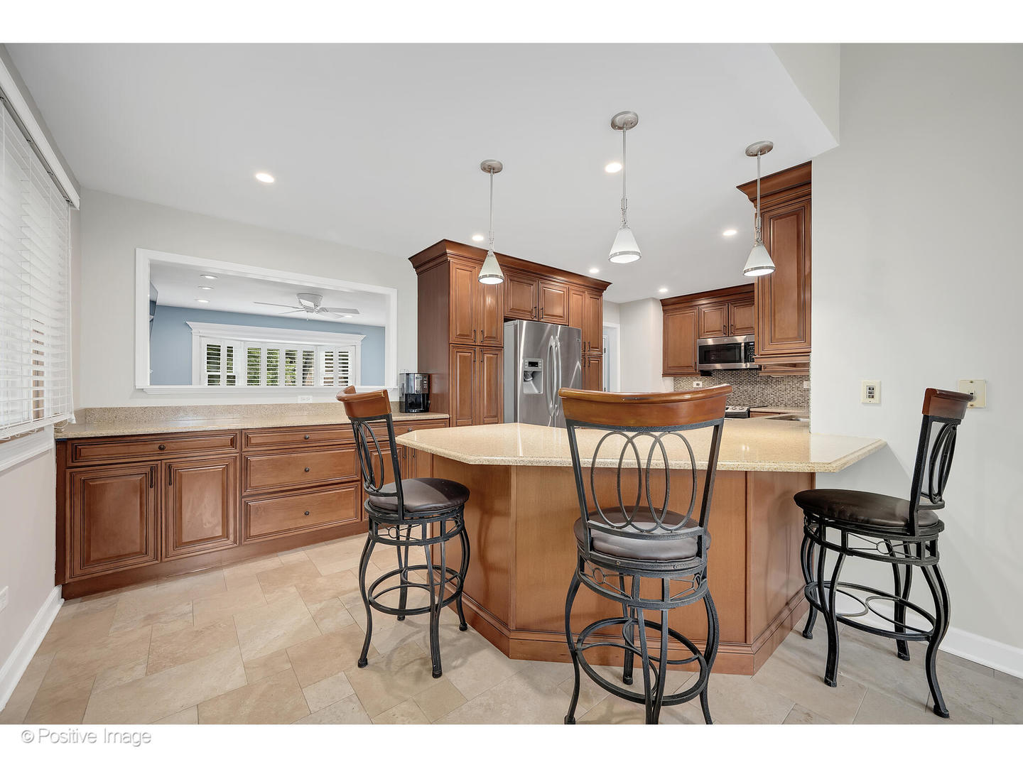 4N339 Kaelin Road West Chicago, IL 60185 - Photo 6 of 39 Gallery Image 6