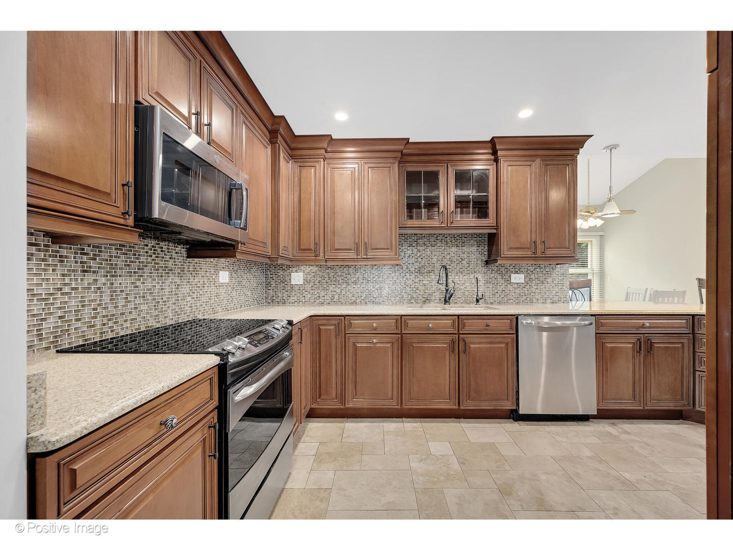 4N339 Kaelin Road West Chicago, IL 60185 - Photo 8 of 39 Gallery Image 8