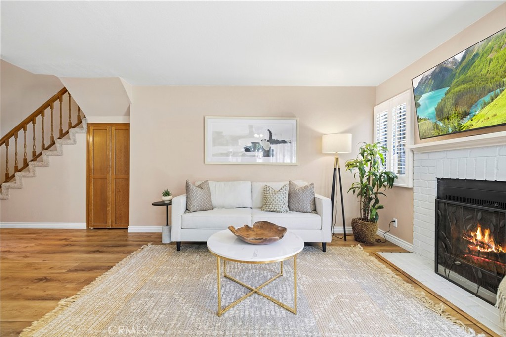 1866 Rory Lane, Unit 2 Simi Valley, CA 93063 - Photo 11 of 36 Gallery Image 11