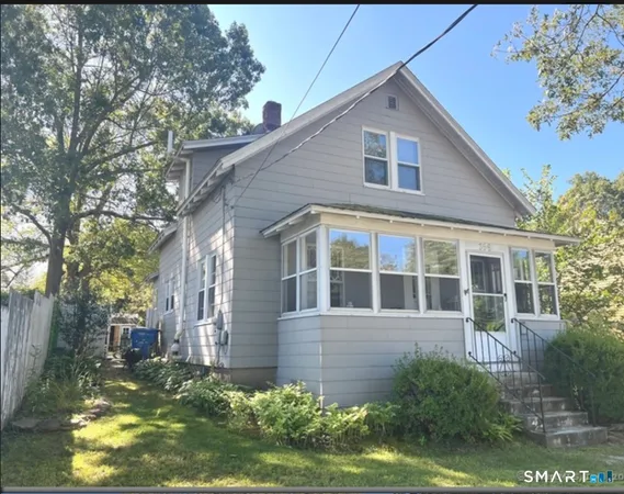 $264,900 | 356 Middle Turnpike East, Manchester, CT 06040