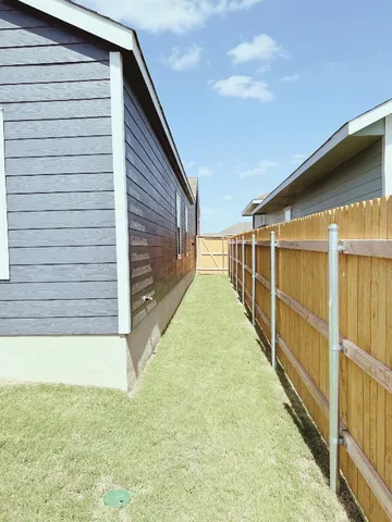 $1,599 | 212 The Good Way, Jarrell, TX 76537