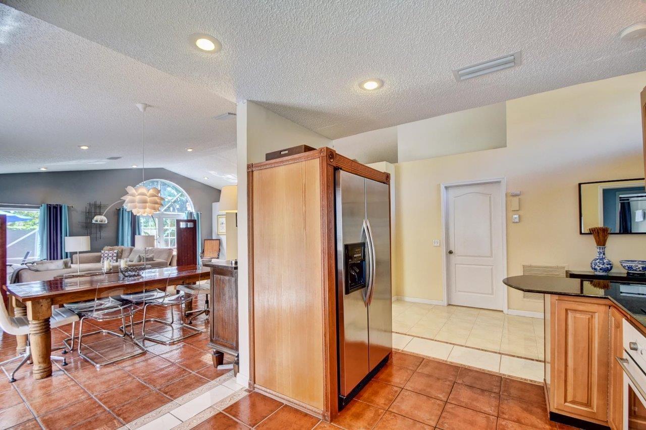 10964 Crescendo Circle Boca Raton, FL 33498 - Photo 8 of 41 DSC_9752_3_4_5_6