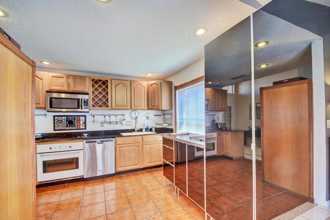 10964 Crescendo Circle Boca Raton, FL 33498 - Photo 9 of 41 4