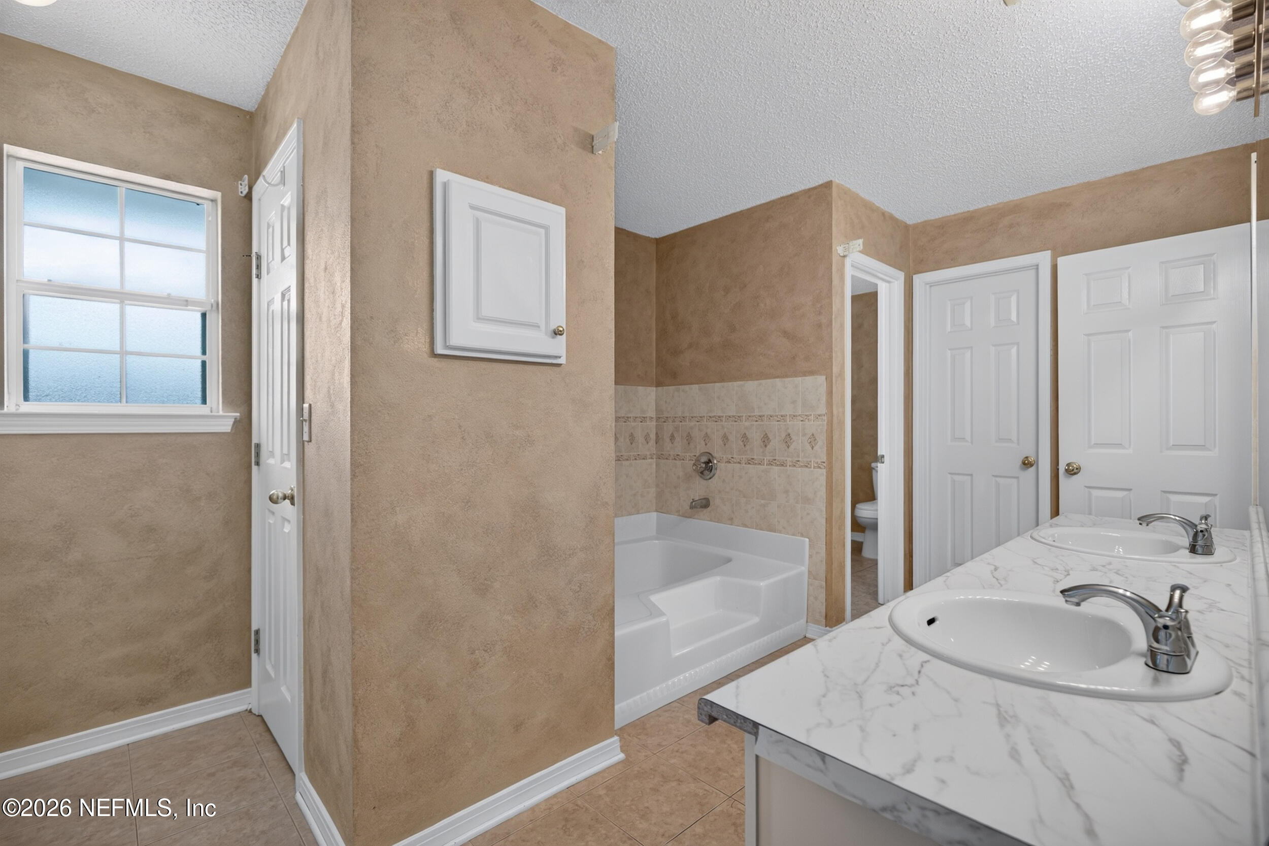 2432 Mallory Hills Road Jacksonville, FL 32221 - Photo 34 of 68 39_primary bath 1