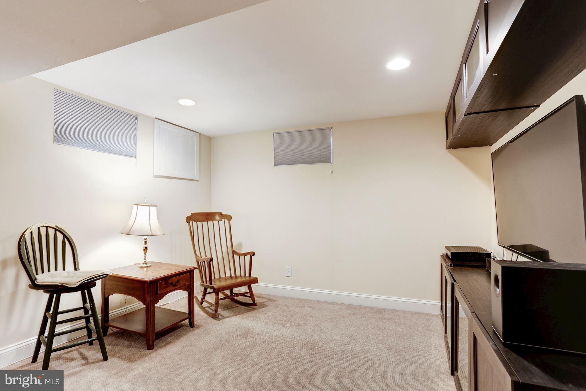 1914 Fairbank Road Baltimore, MD 21209 - Photo 23 of 28 Family Room