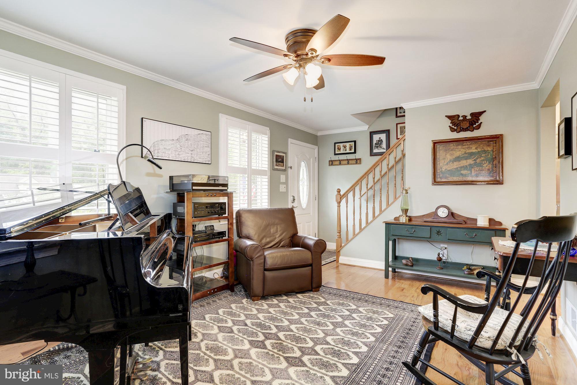 1914 Fairbank Road Baltimore, MD 21209 - Photo 4 of 28 Living Room