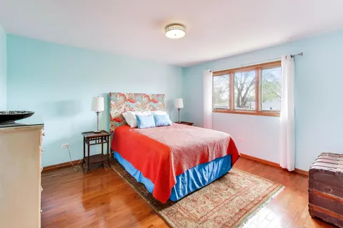 $475,000 | 9307 South 82nd Court, Hickory Hills, IL 60457