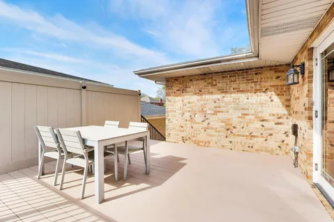 $475,000 | 9307 South 82nd Court, Hickory Hills, IL 60457