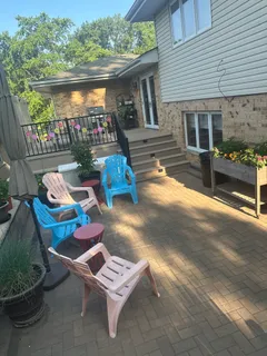 $475,000 | 9307 South 82nd Court, Hickory Hills, IL 60457