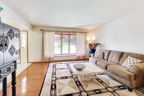 $475,000 | 9307 South 82nd Court, Hickory Hills, IL 60457