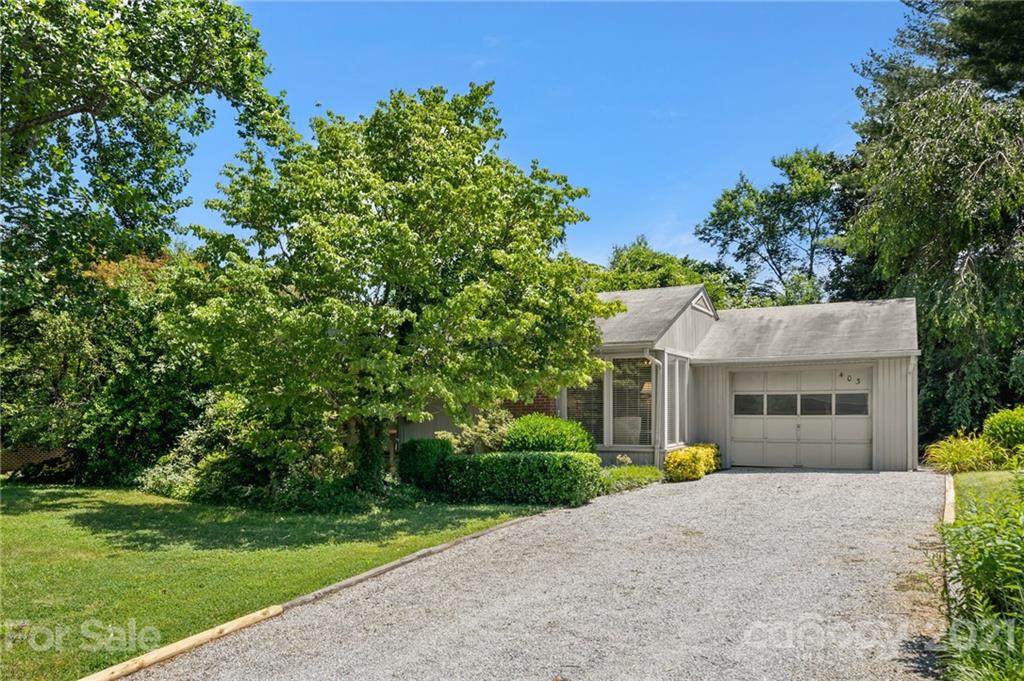 403 Balsam Road Hendersonville, NC 28792 - Photo 1 of 25 Gallery Image 1