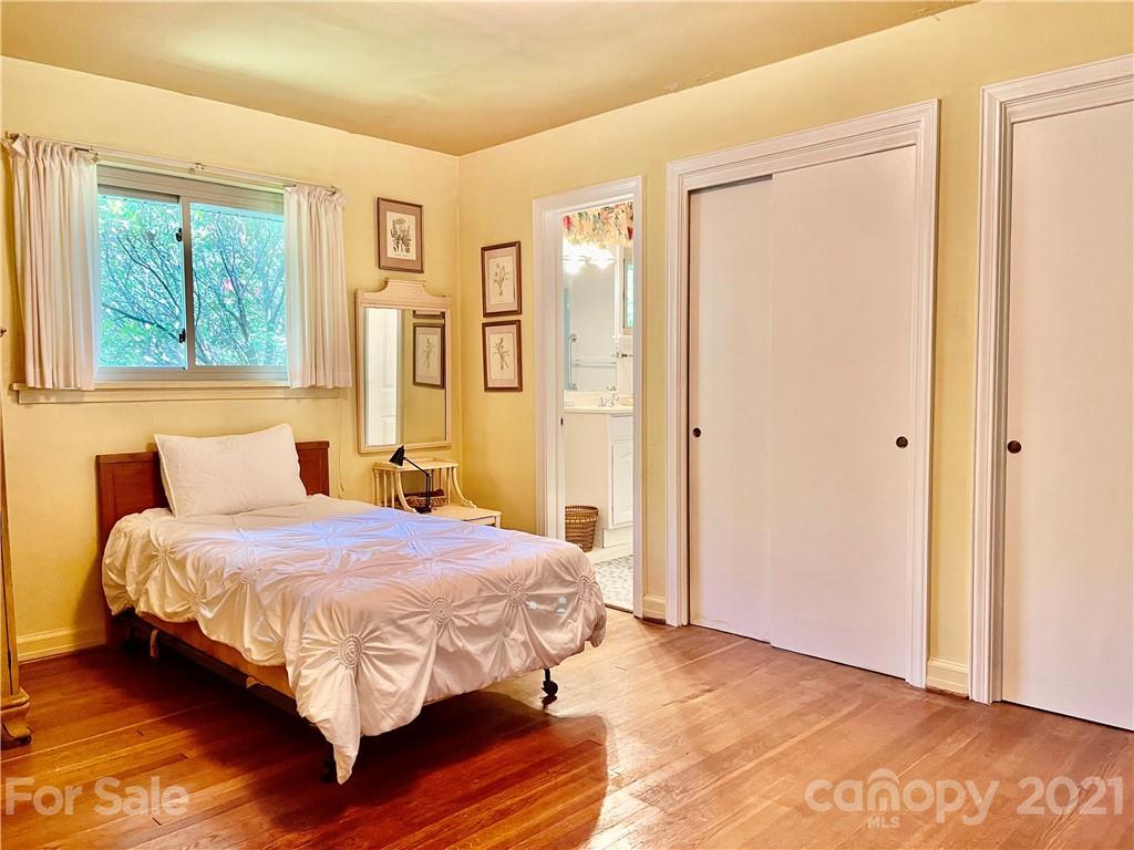 403 Balsam Road Hendersonville, NC 28792 - Photo 13 of 25 Gallery Image 13