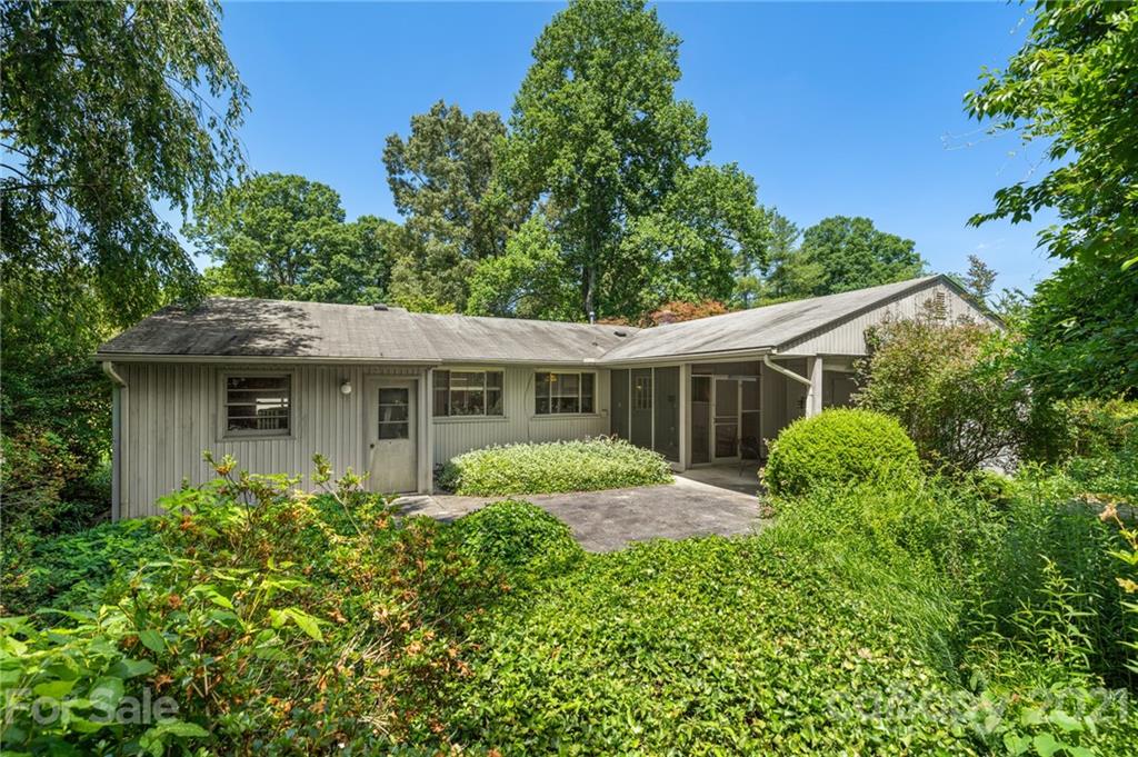 403 Balsam Road Hendersonville, NC 28792 - Photo 23 of 25 Gallery Image 23