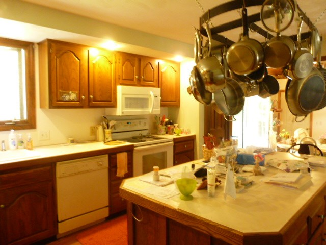 91 Mapleville Road Smithfield, RI 02828 - Photo 4 of 9