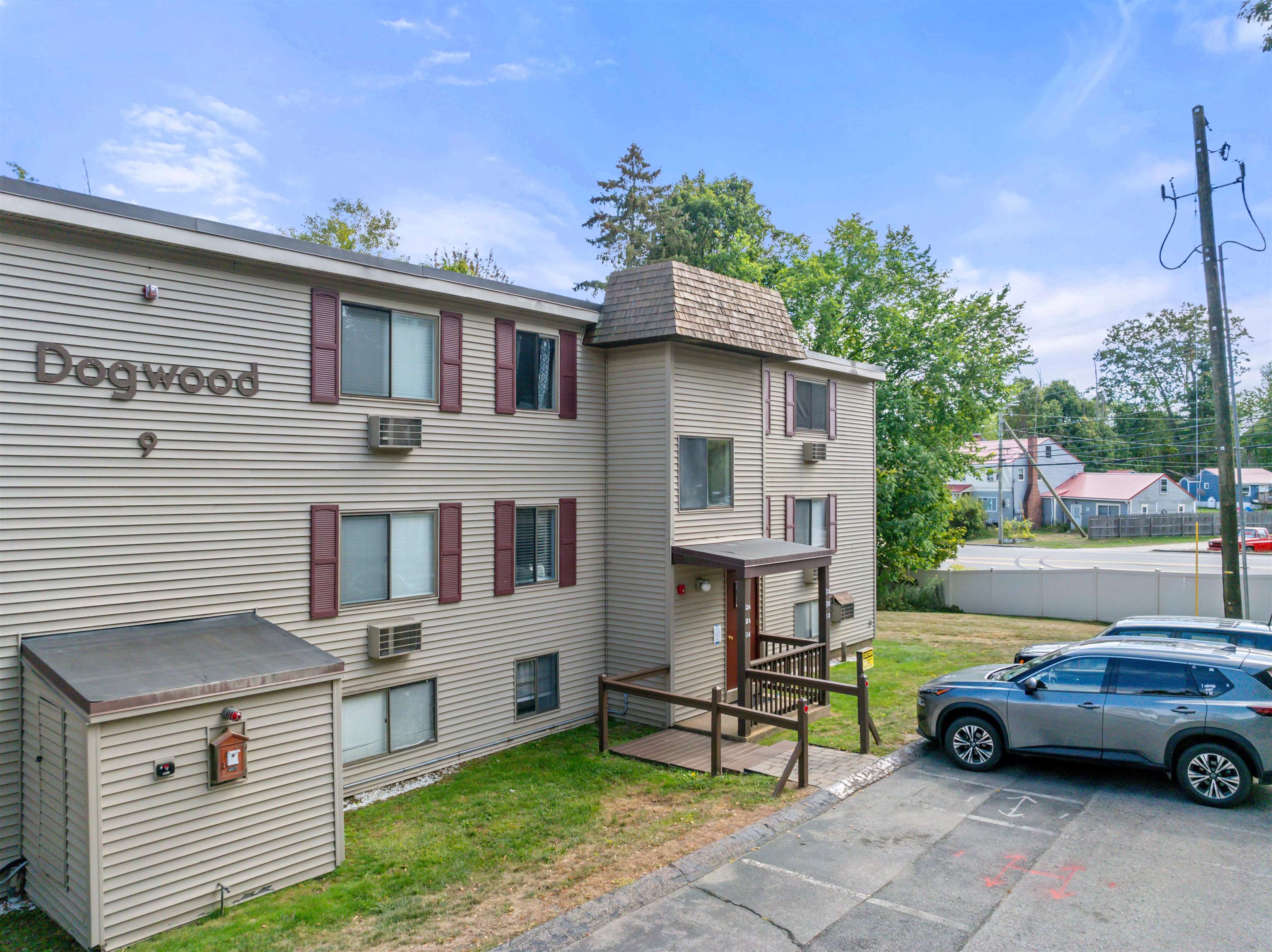 9 Treetop Circle, Unit 135 Laconia, NH 03246 - Photo 2 of 35