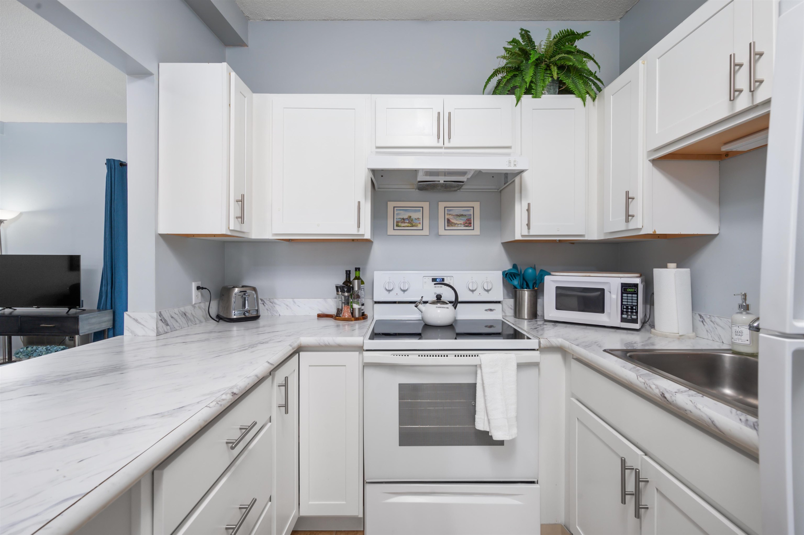 9 Treetop Circle, Unit 135 Laconia, NH 03246 - Photo 7 of 35