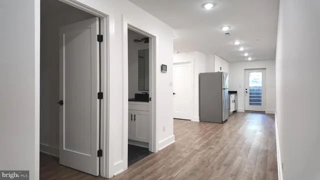 $4,000 | 213 Seaton Place Northeast, Unit 1, Washington, DC 20002