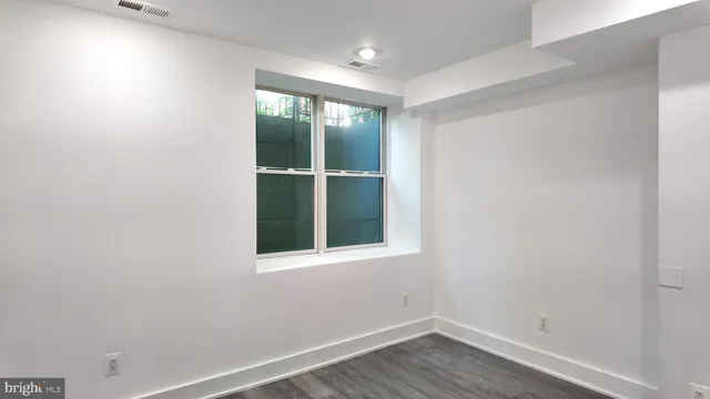 $4,000 | 213 Seaton Place Northeast, Unit 1, Washington, DC 20002