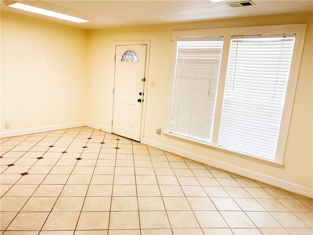 933 South Rife Street Aransas Pass, TX 78336 - Photo 12 of 17 a view of an empty room