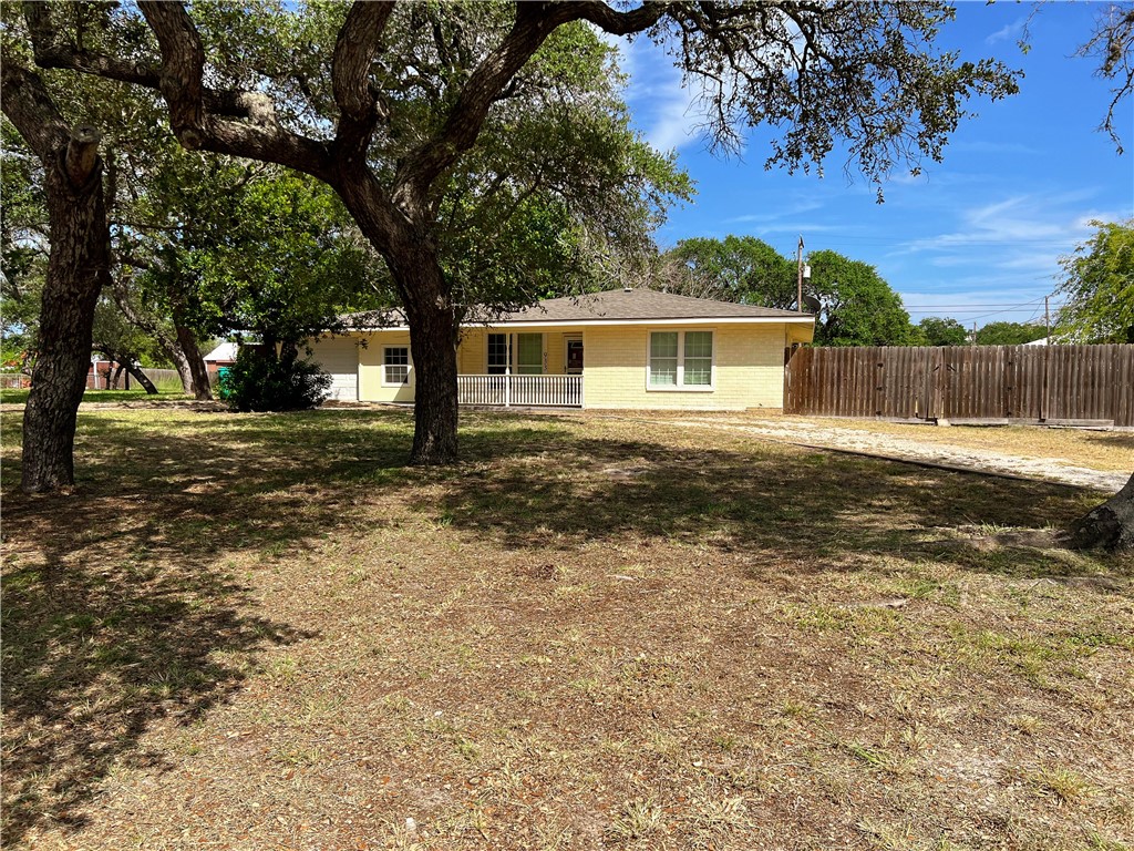933 South Rife Street Aransas Pass, TX 78336 - Photo 2 of 17 a backyard of a house