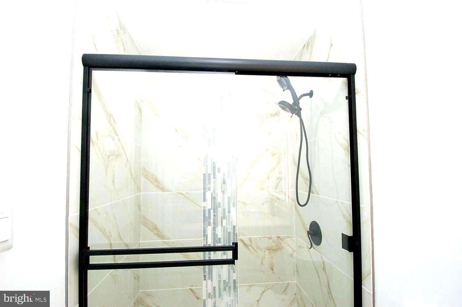 780 Stinchcomb Road Severna Park, MD 21146 - Photo 32 of 58 Primary bathroom