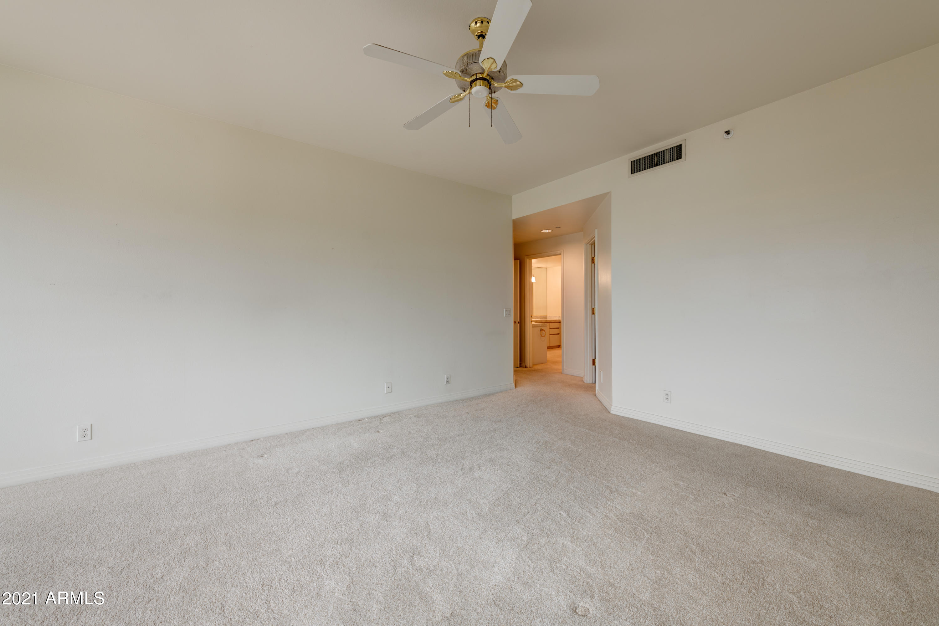 1040 East Osborn Road, Unit 903 Phoenix, AZ 85014 - Photo 13 of 27 011_Master Suite III