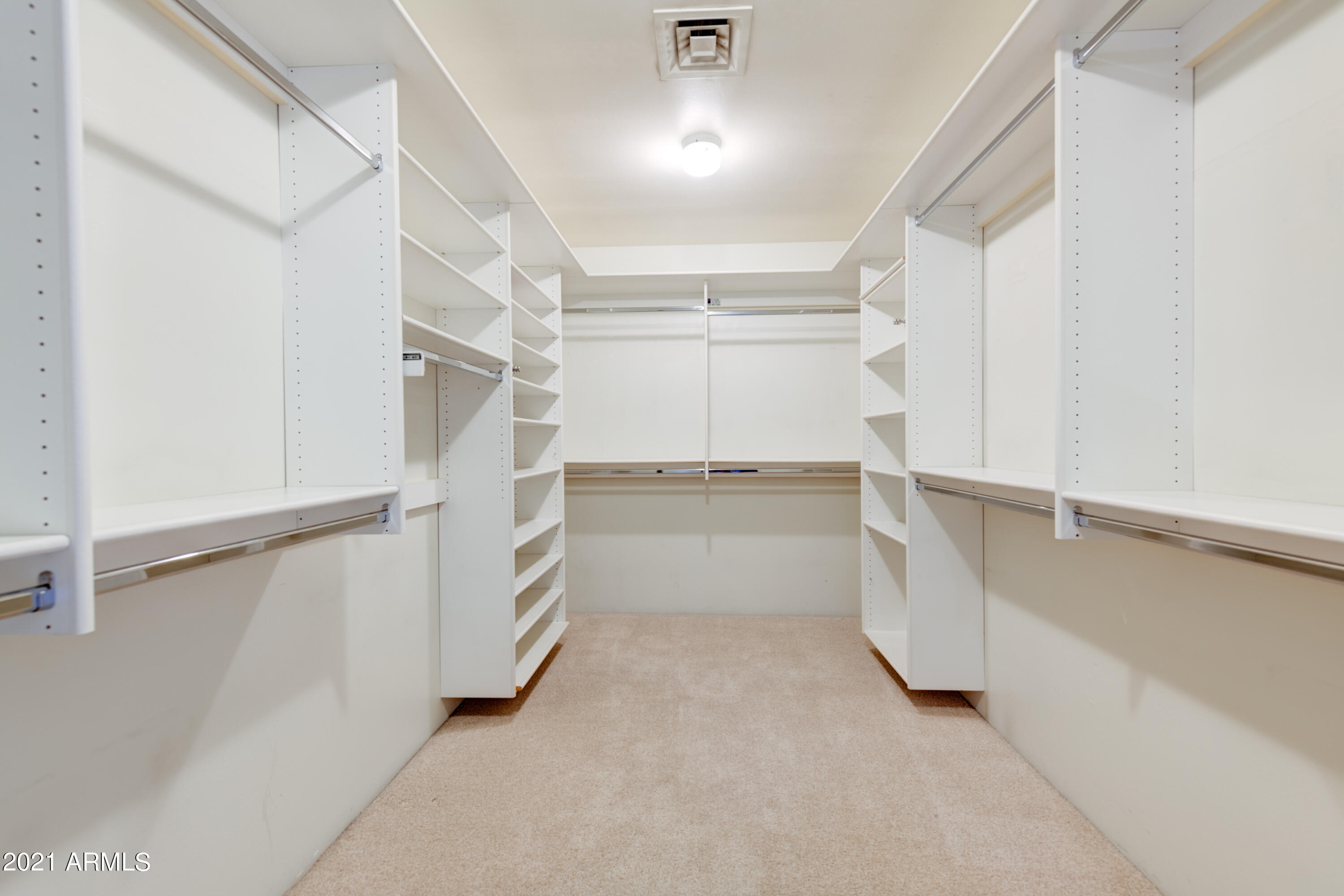1040 East Osborn Road, Unit 903 Phoenix, AZ 85014 - Photo 17 of 27 015_Large walk in Master Closet