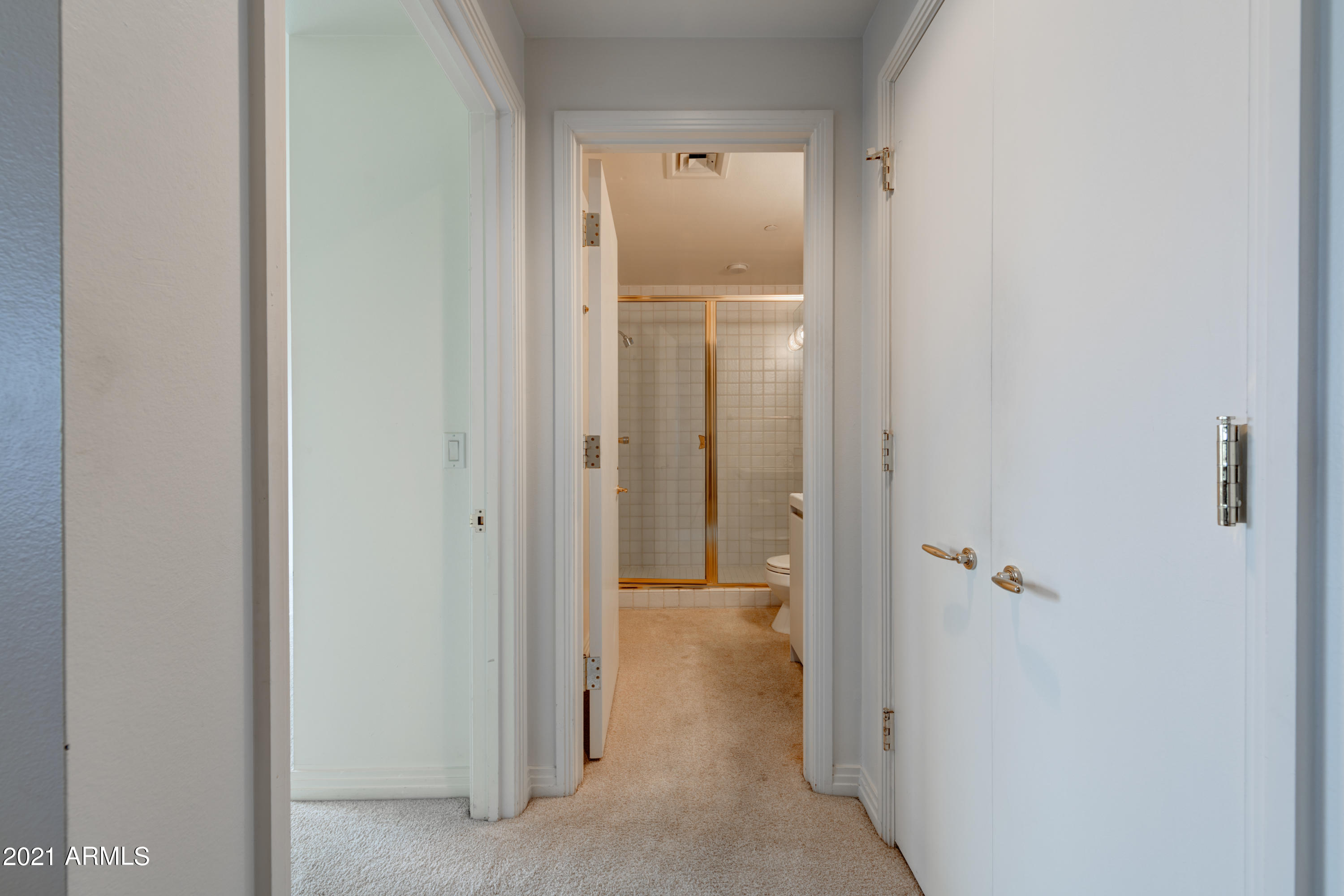 1040 East Osborn Road, Unit 903 Phoenix, AZ 85014 - Photo 21 of 27 019_Hallway