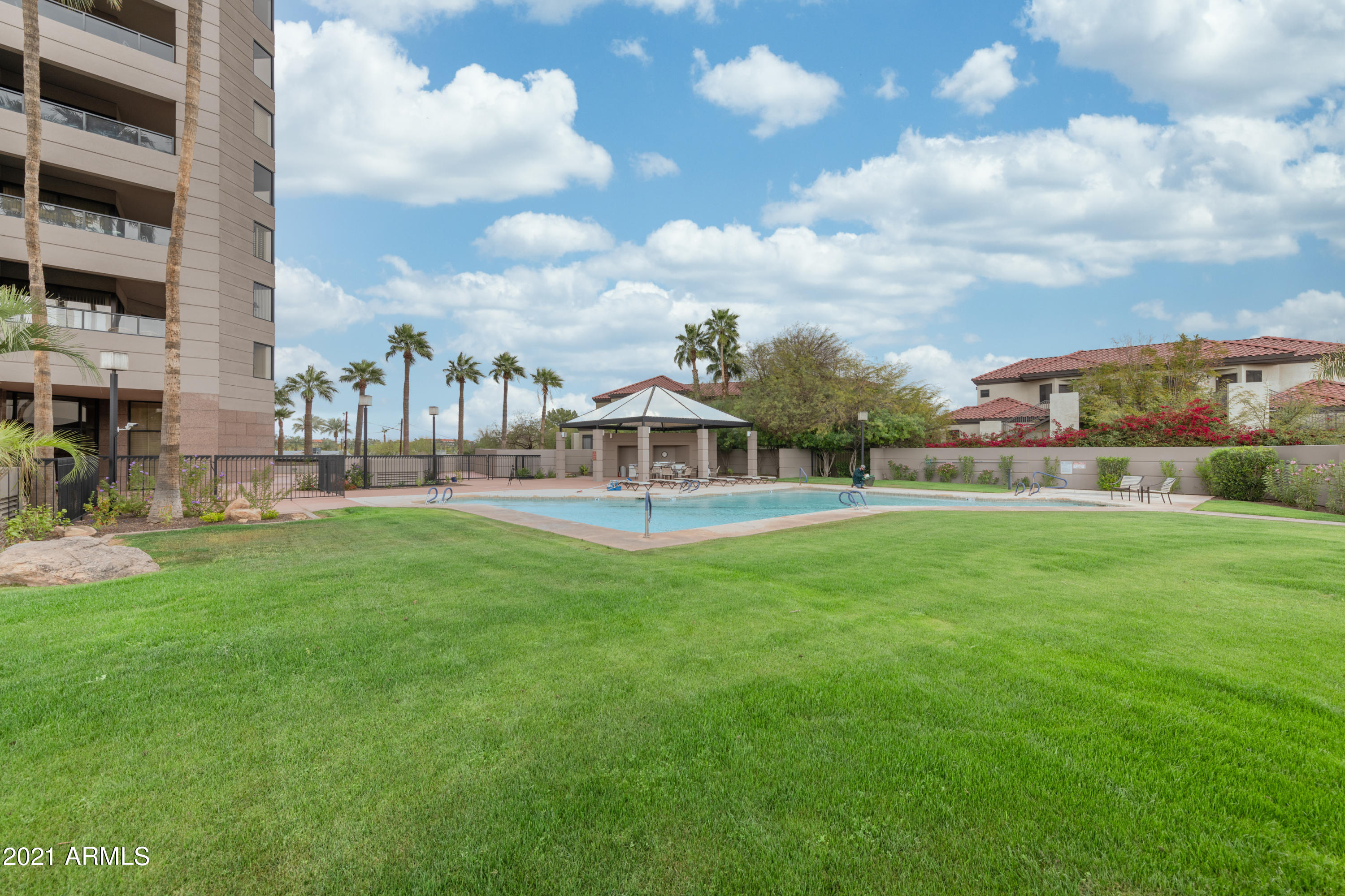 1040 East Osborn Road, Unit 903 Phoenix, AZ 85014 - Photo 25 of 27 023_Beautiful Property