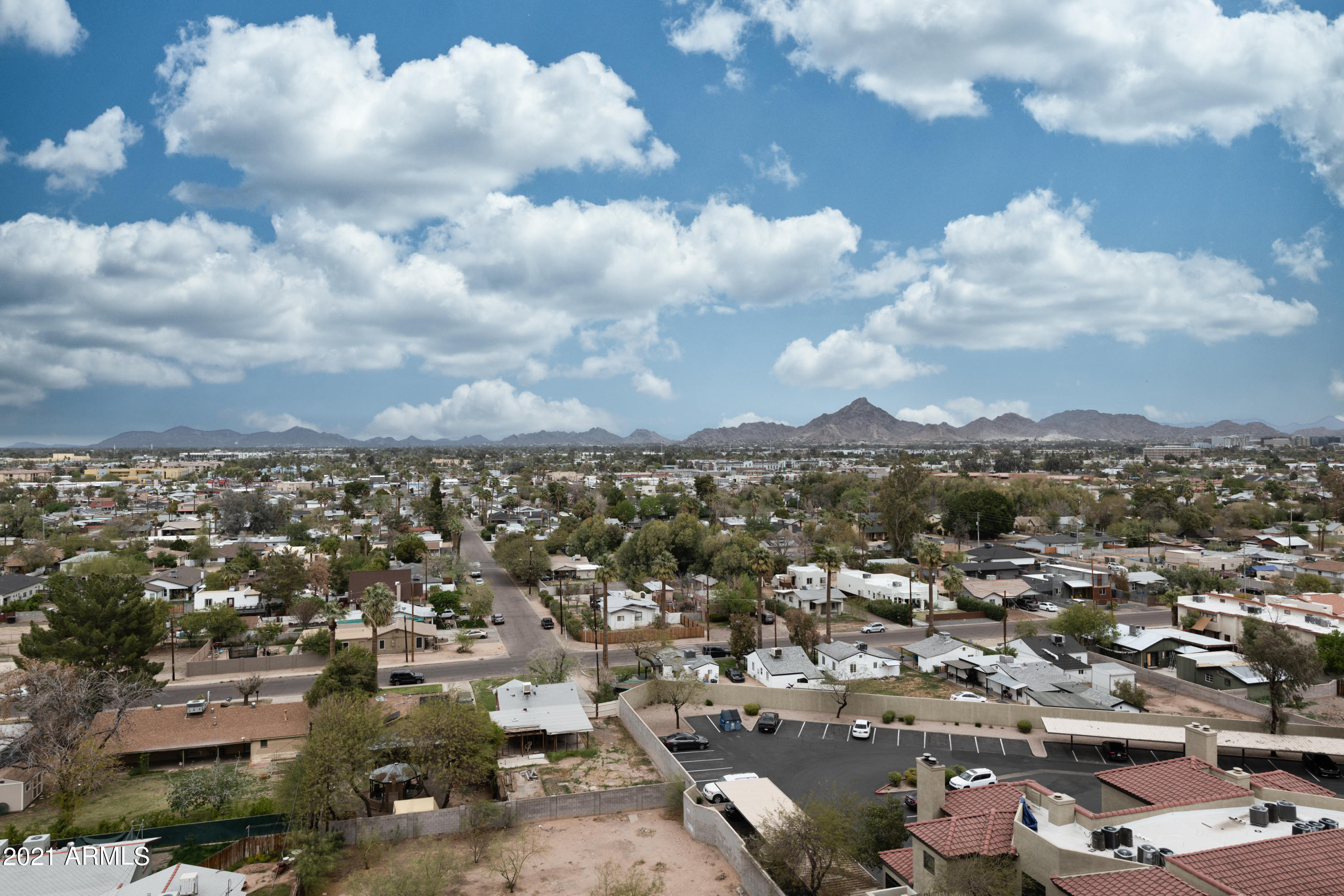 1040 East Osborn Road, Unit 903 Phoenix, AZ 85014 - Photo 3 of 27 Piestewa Peak view from balcony