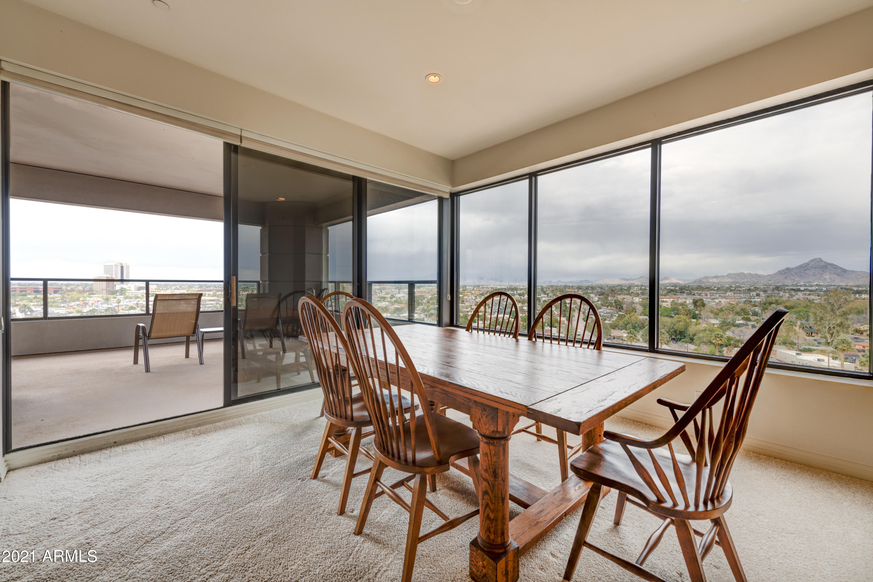 1040 East Osborn Road, Unit 903 Phoenix, AZ 85014 - Photo 5 of 27 004_Dining