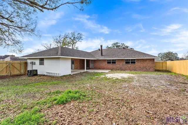 $300,000 | 5745 Estelle Drive, Baton Rouge, LA 70817