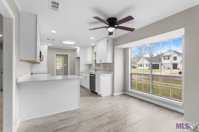 $300,000 | 5745 Estelle Drive, Baton Rouge, LA 70817