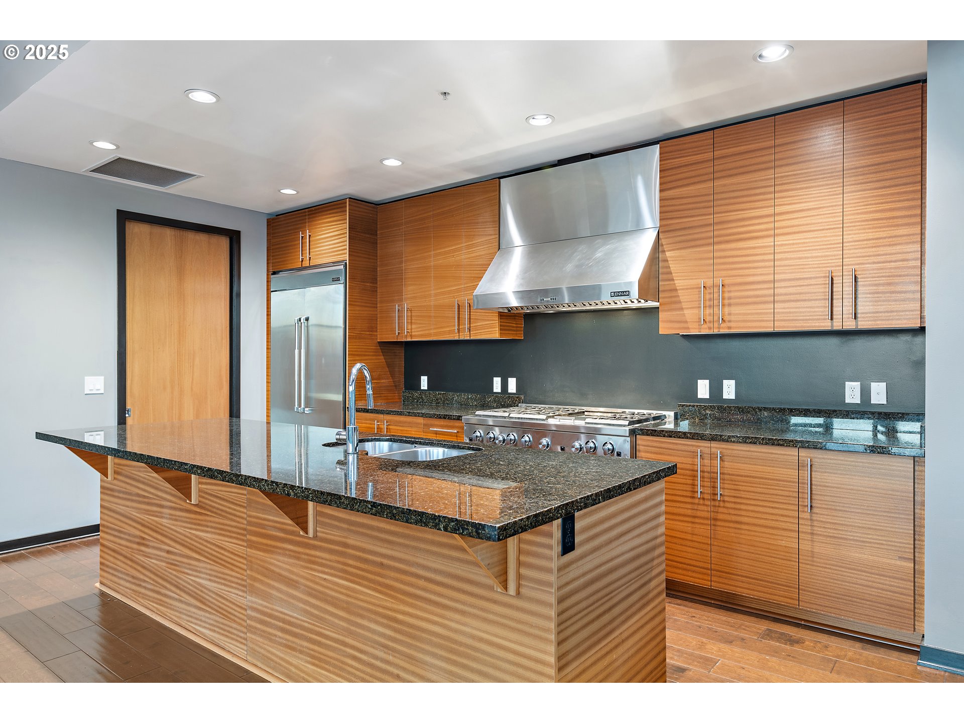 1830 Northwest Riverscape Street, Unit 803 Portland, OR 97209 - Photo 13 of 37 Gallery Image 13